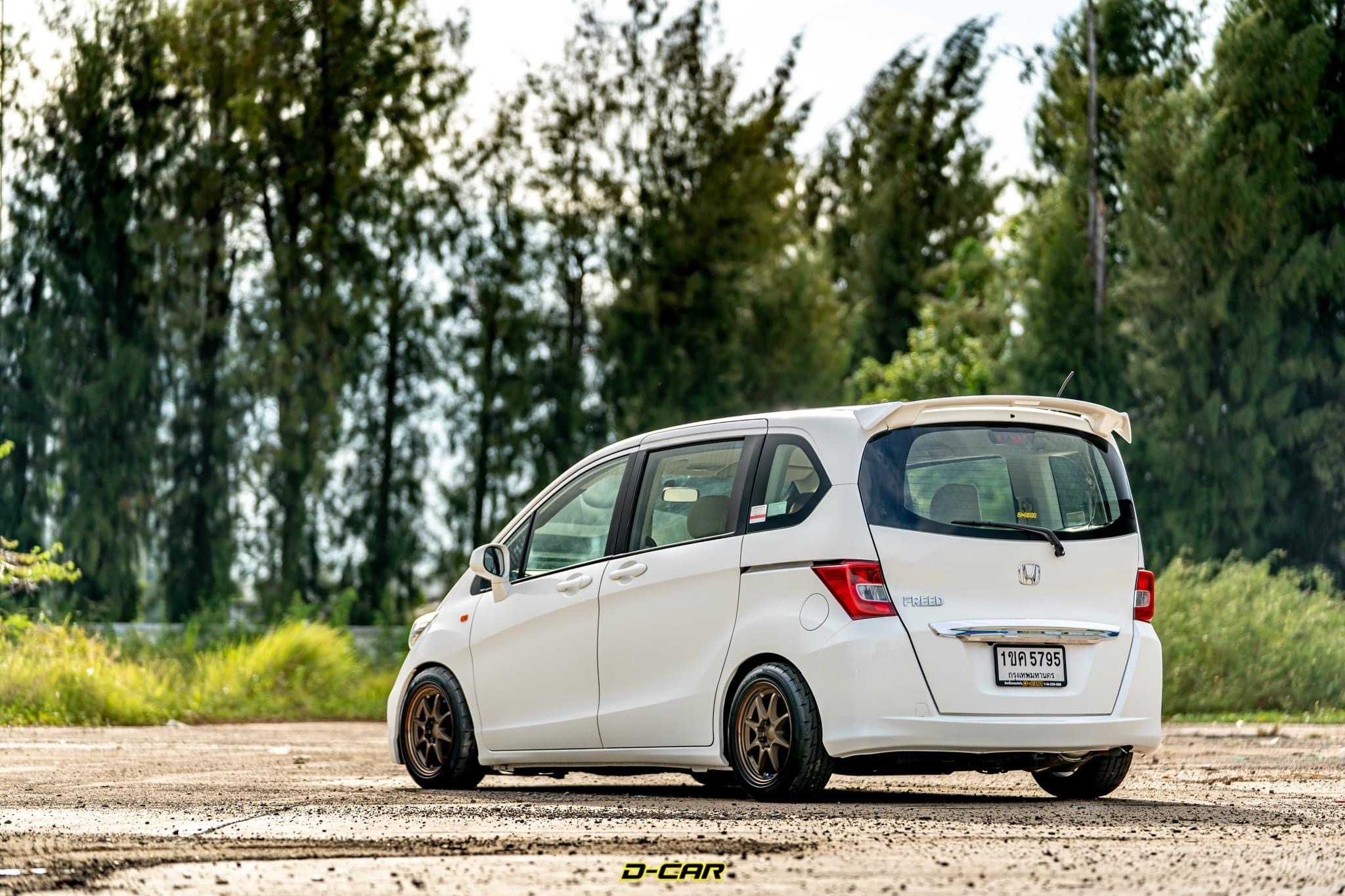 Honda Freed ปี 2013 สีขาว