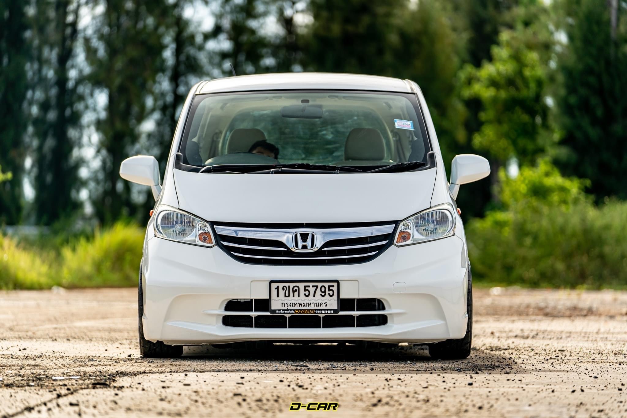 Honda Freed ปี 2013 สีขาว