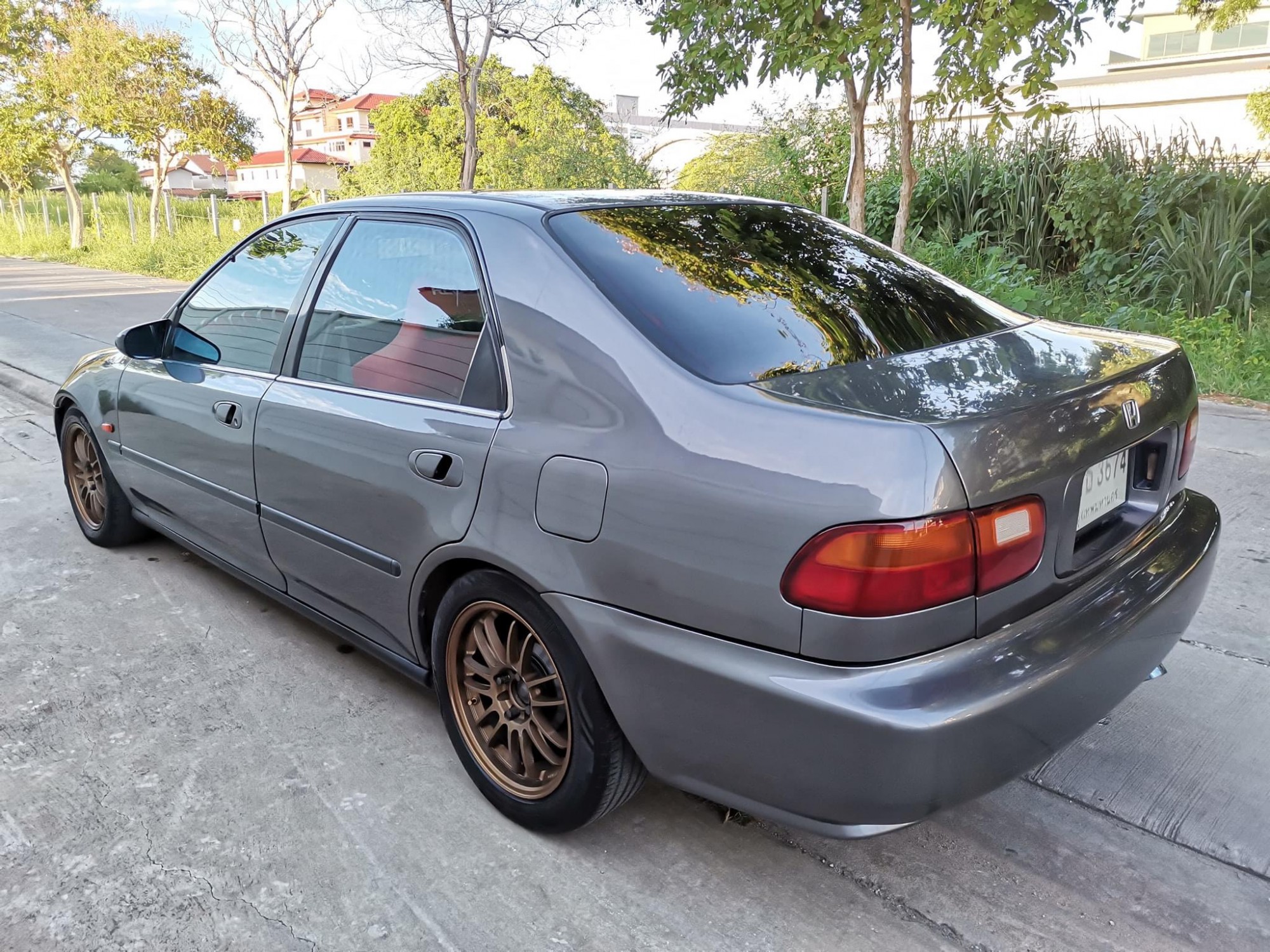 Honda Civic EG โฉม 4 ประตู สีเทา