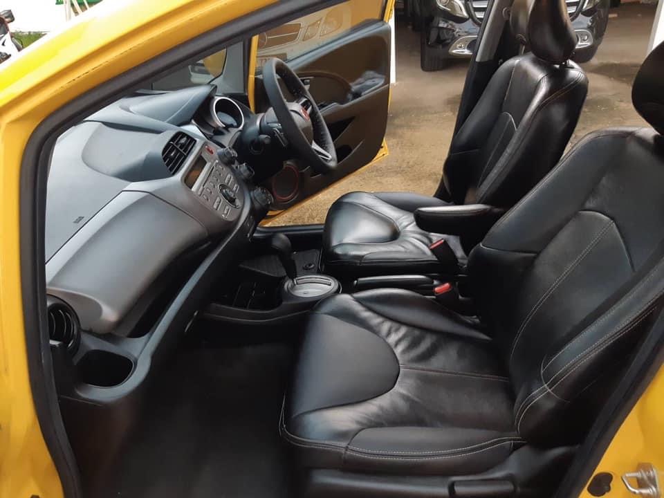 Honda Jazz GE ปี 2009 สีเหลือง (รูปที่ 20)