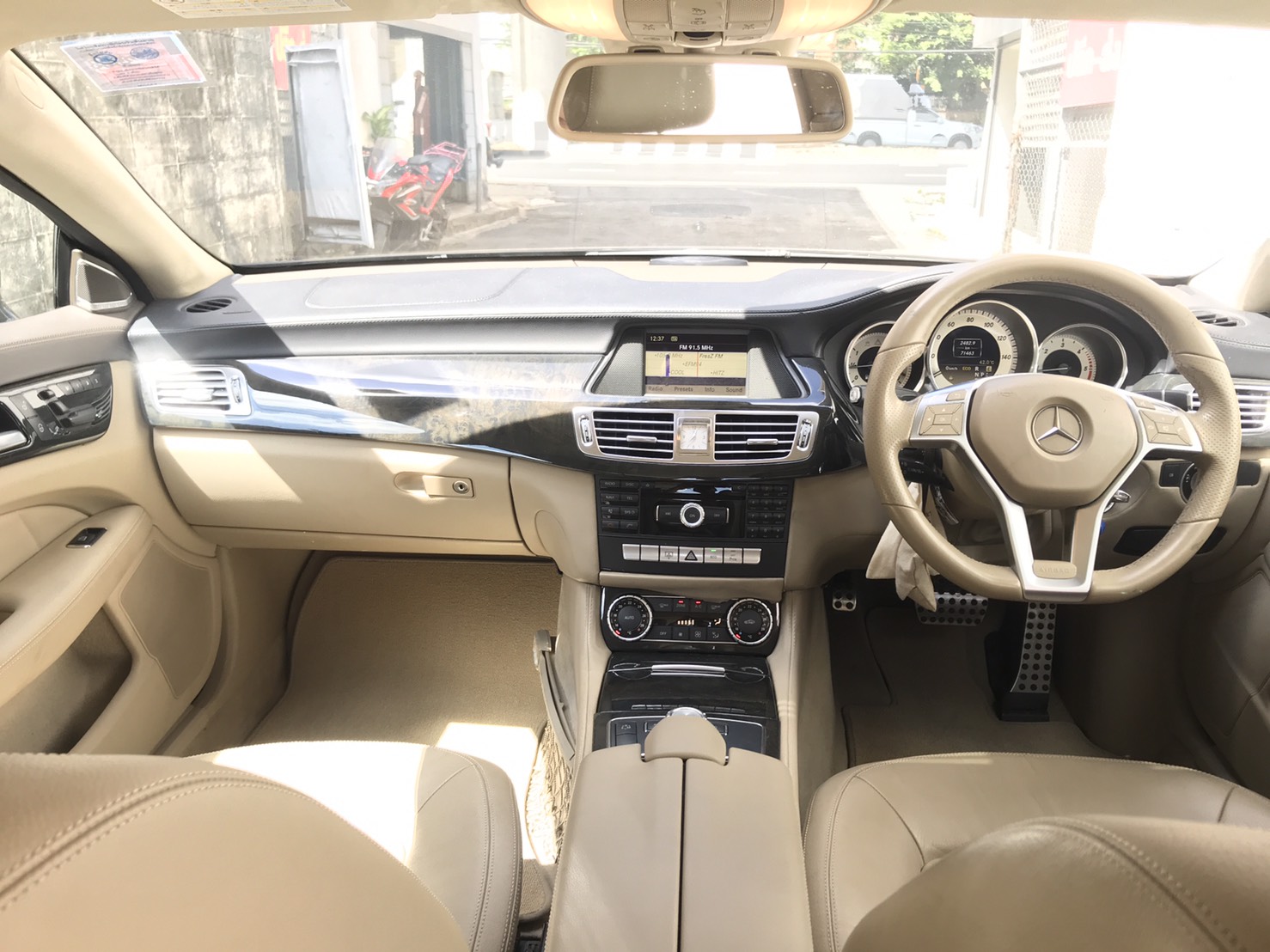 Mercedes-Benz CLS-Class W218 CLS250 ปี 2012 สีดำ (รูปที่ 9)
