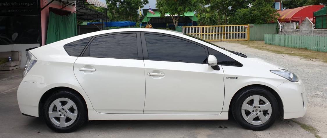 Toyota Prius ปี 2011 สีขาว (รูปที่ 4)