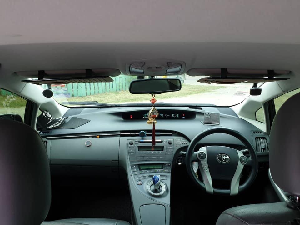 Toyota Prius ปี 2011 สีขาว (รูปที่ 6)