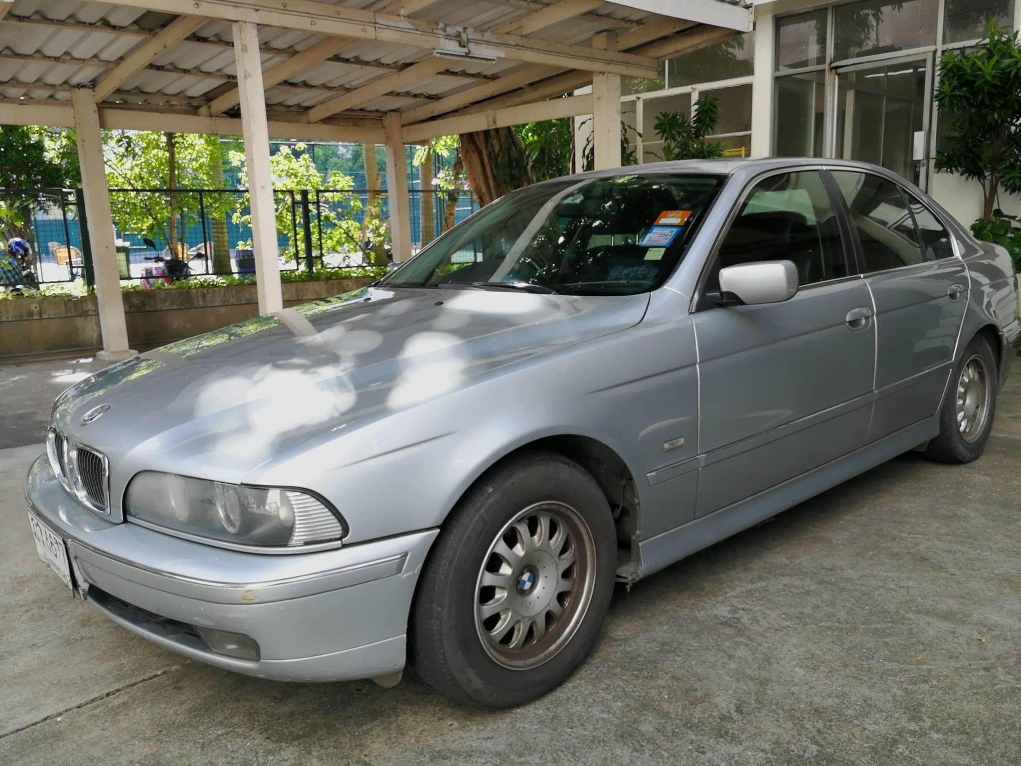 ขาย BMW Series 5 E39 523ia ปี 2001 สี บรอนซ์ (รูปที่ 2)