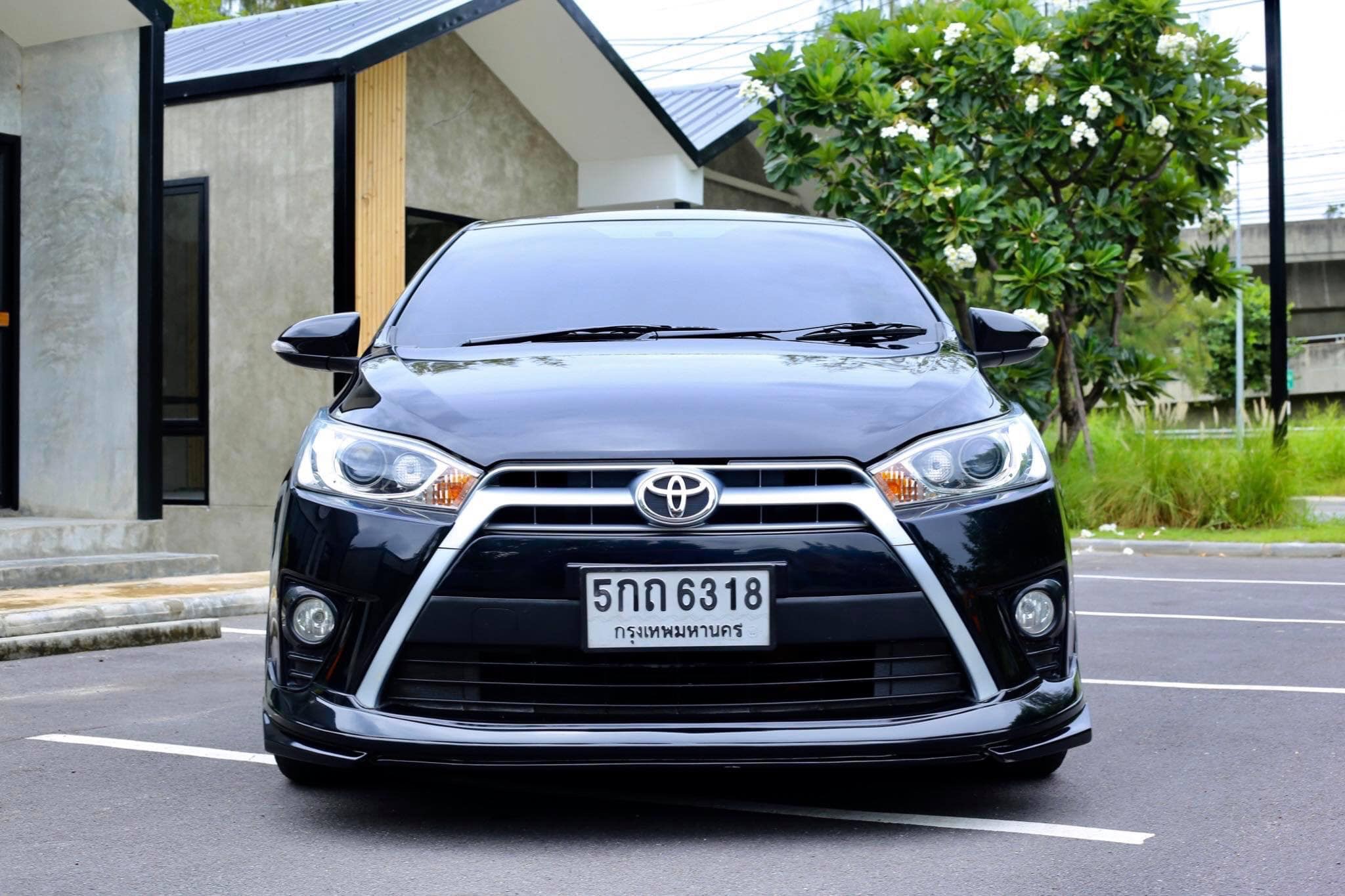 Toyota Yaris ปี 2015 สีดำ