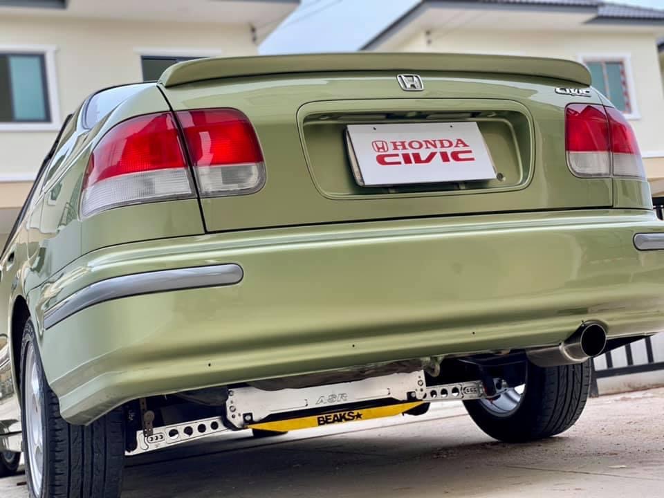 Honda Civic EK โฉม 4 ประตู ปี 1997 สีเขียว (รูปที่ 2)