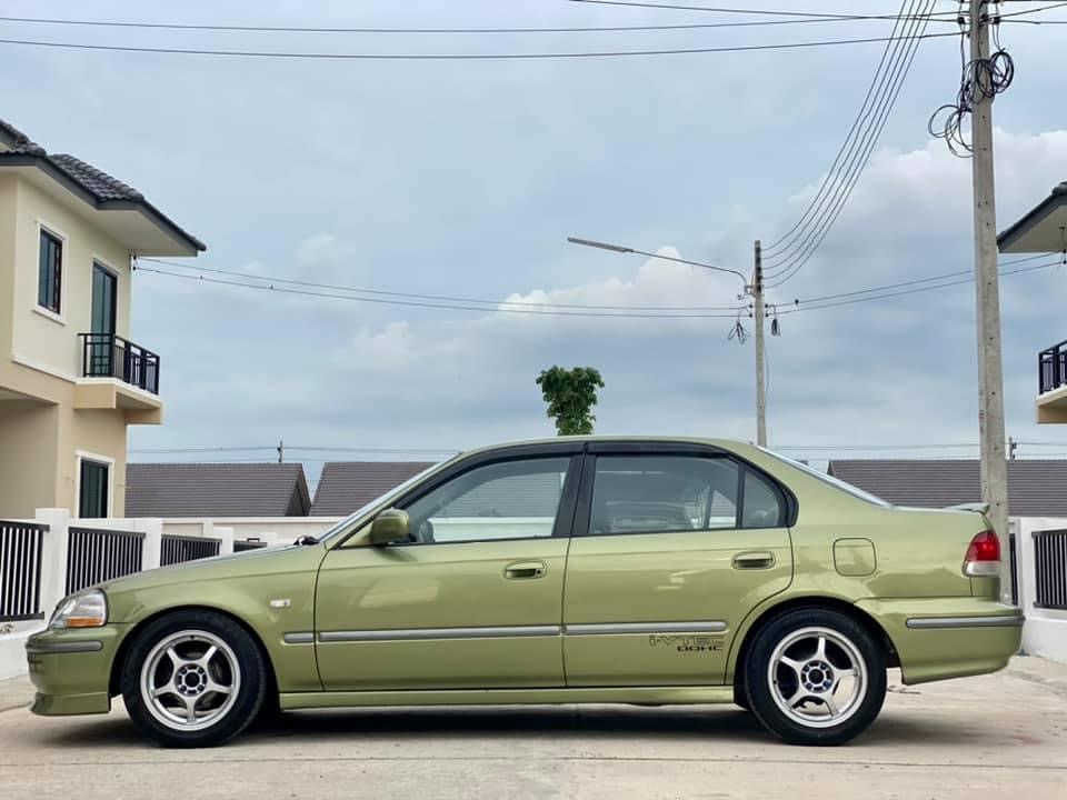 Honda Civic EK โฉม 4 ประตู ปี 1997 สีเขียว