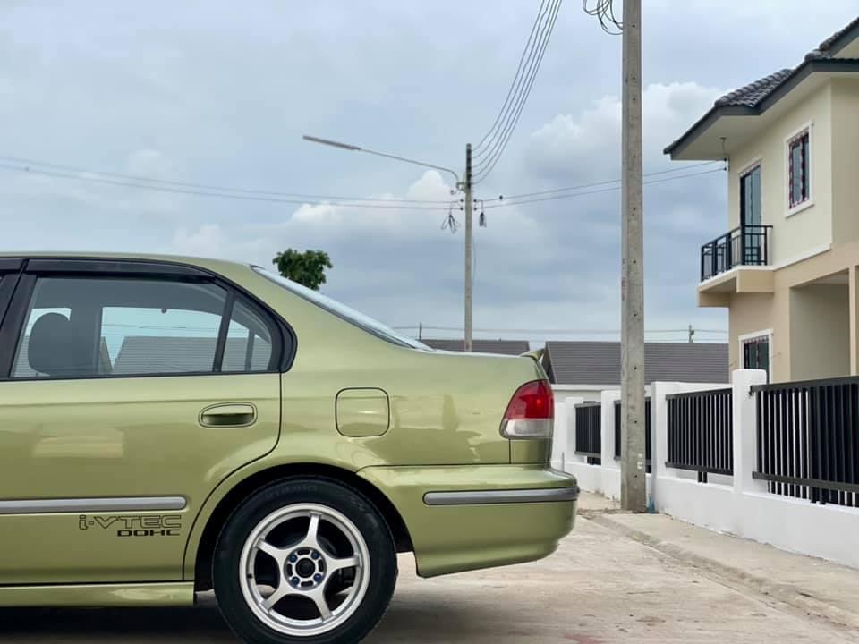 Honda Civic EK โฉม 4 ประตู ปี 1997 สีเขียว