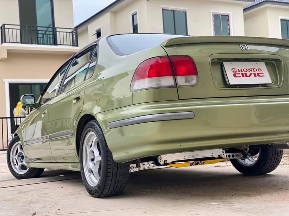 Honda Civic EK โฉม 4 ประตู ปี 1997 สีเขียว (รูปที่ 3)