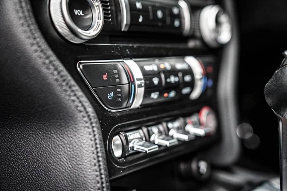 Ford Mustang 2.3 Ecoboost (รูปที่ 6)