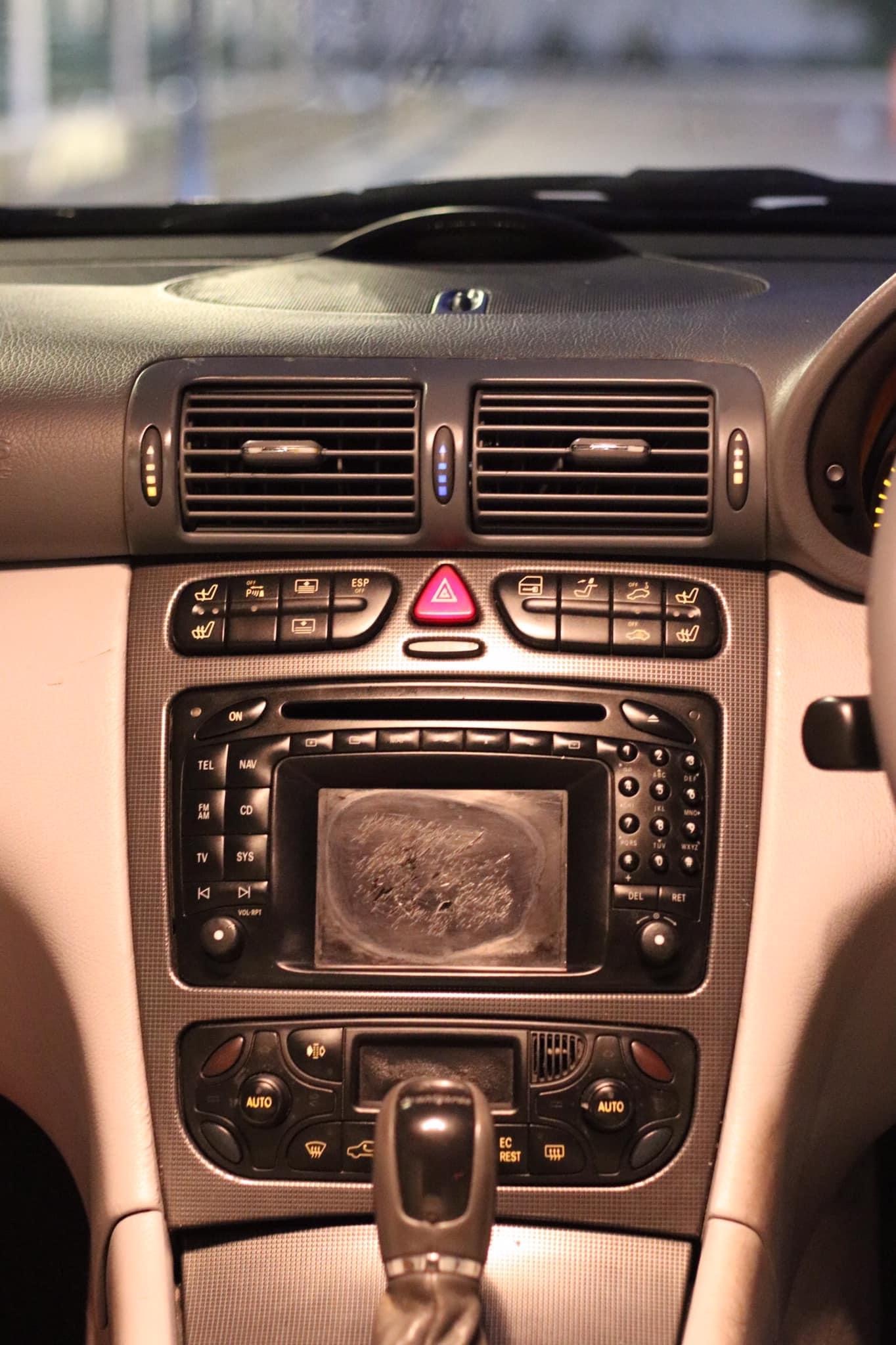 ขาย Benz w203 c200 avantgrade ประกอบนอกแท้ หลังคาแก้วซันรูฟ (รูปที่ 16)