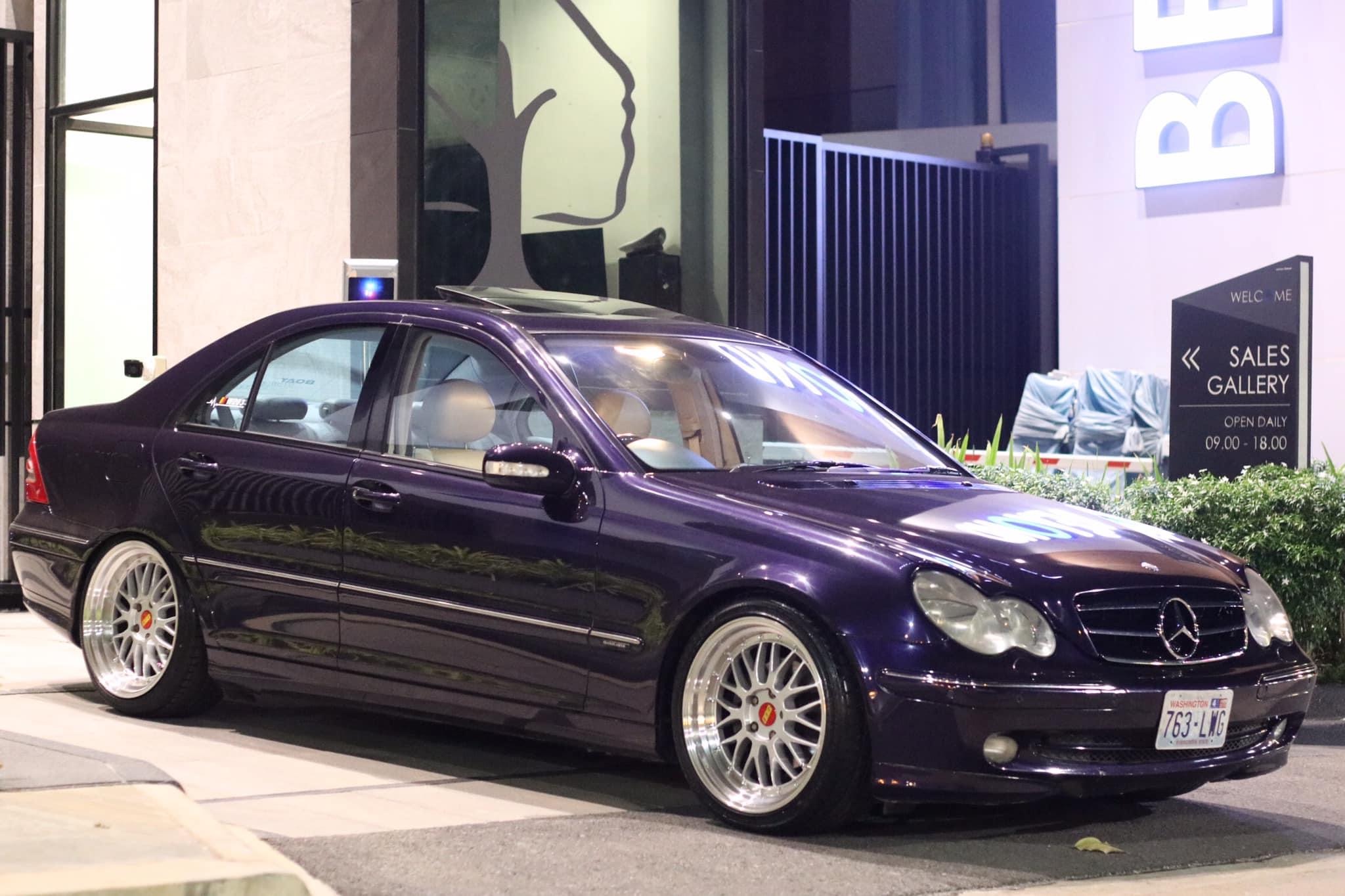 ขาย Benz w203 c200 avantgrade ประกอบนอกแท้ หลังคาแก้วซันรูฟ