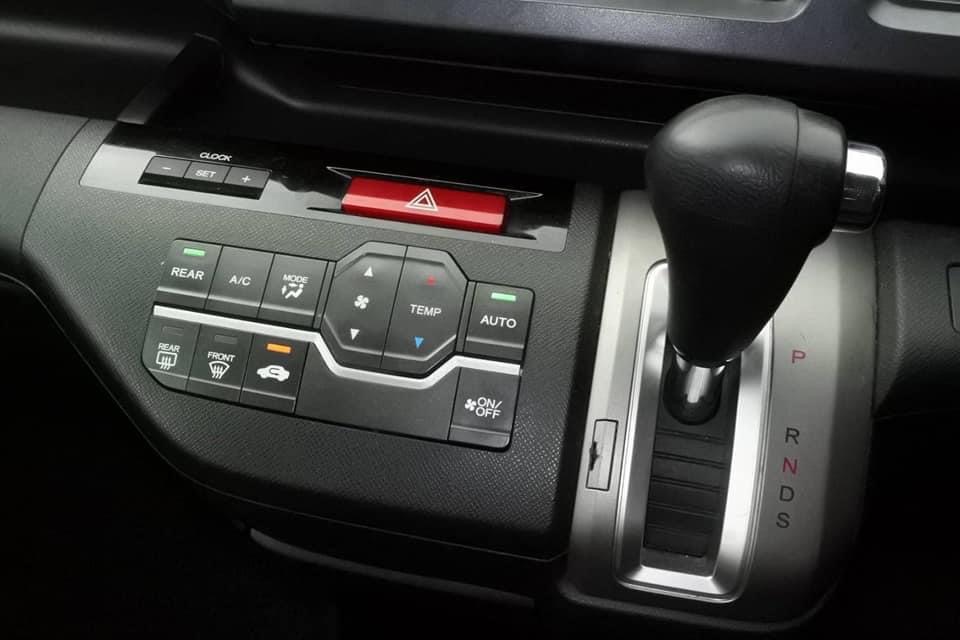 Honda STEPWGN SPADA ปี 2013 สีขาว (รูปที่ 9)