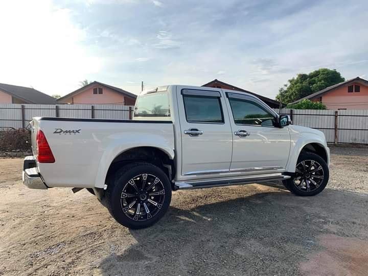 Isuzu D-Max CAB4 (4 ประตู) ปี 2010 สีขาว