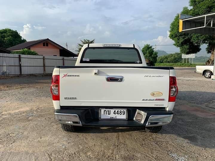 Isuzu D-Max CAB4 (4 ประตู) ปี 2010 สีขาว