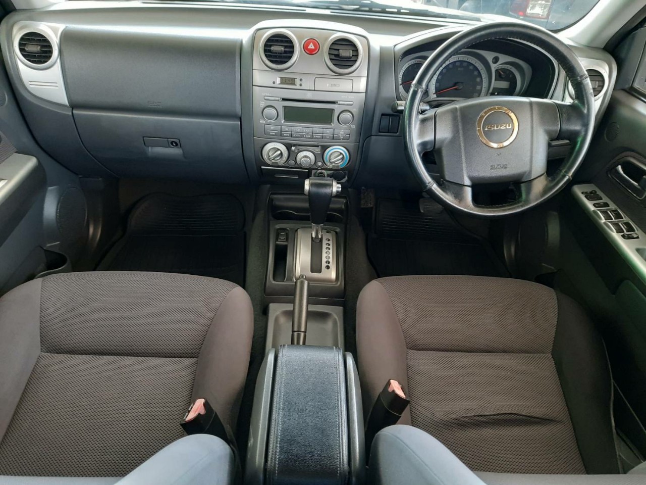 isuzu cab4 hilander AUTO (รูปที่ 6)