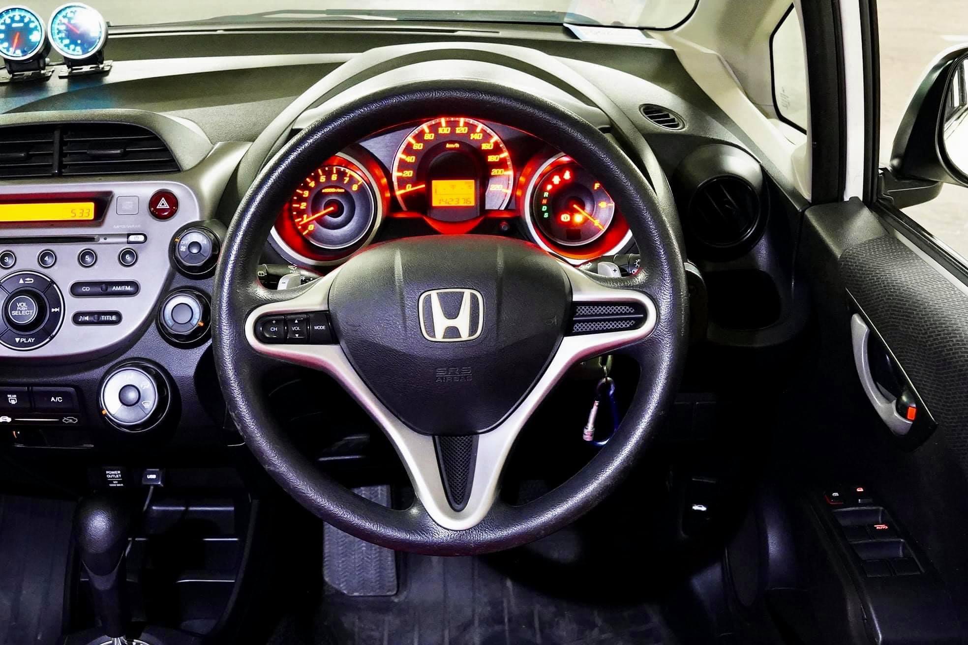 Honda Jazz GE 1.5SV at ปี11 #ตัวท๊อปทรงซิ่ง (รูปที่ 9)