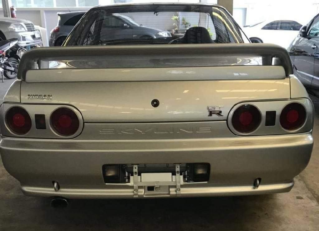 Nissan Skyline GT-R (R32) สีเงิน (รูปที่ 2)