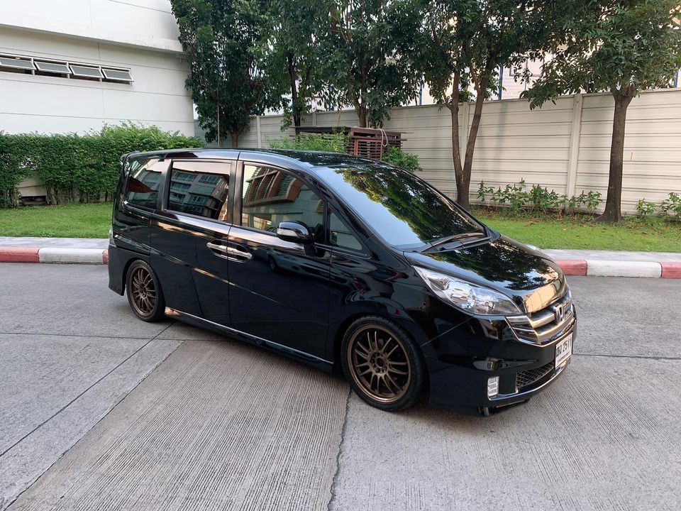 Honda stepwagon rg1 ปี 2005 สีดำ