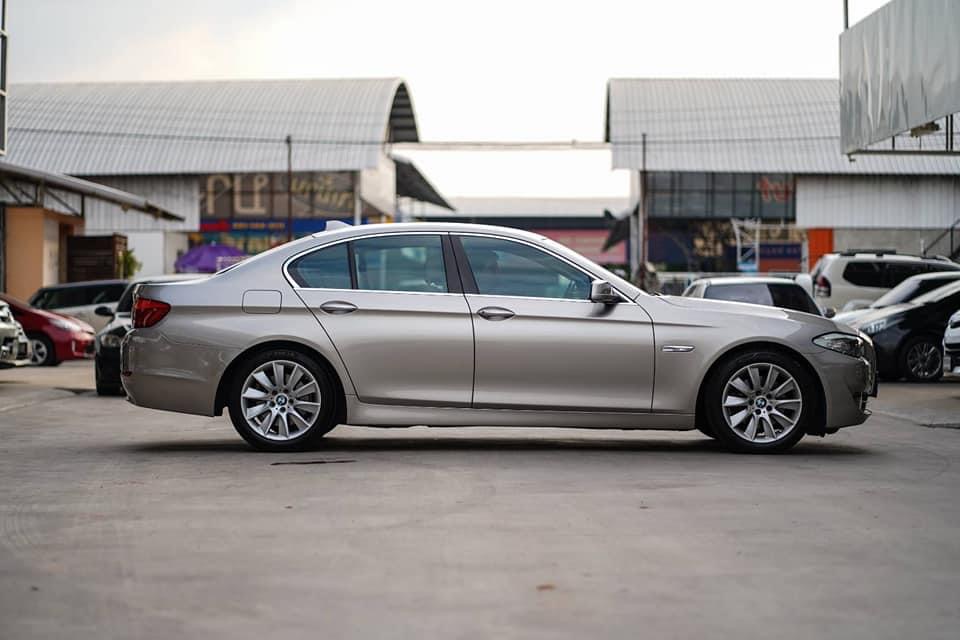 BMW 5 Series F10 520d ปี 2012 สีทอง (รูปที่ 2)