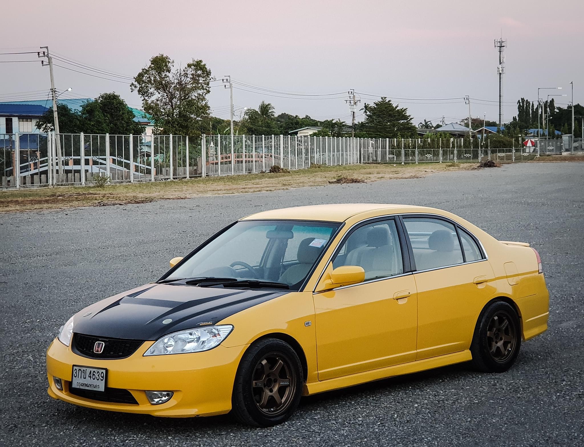 Honda Civic ES (Dimension) โฉม ตาเหยี่ยว ปี 2005 สีเหลือง (รูปที่ 3)