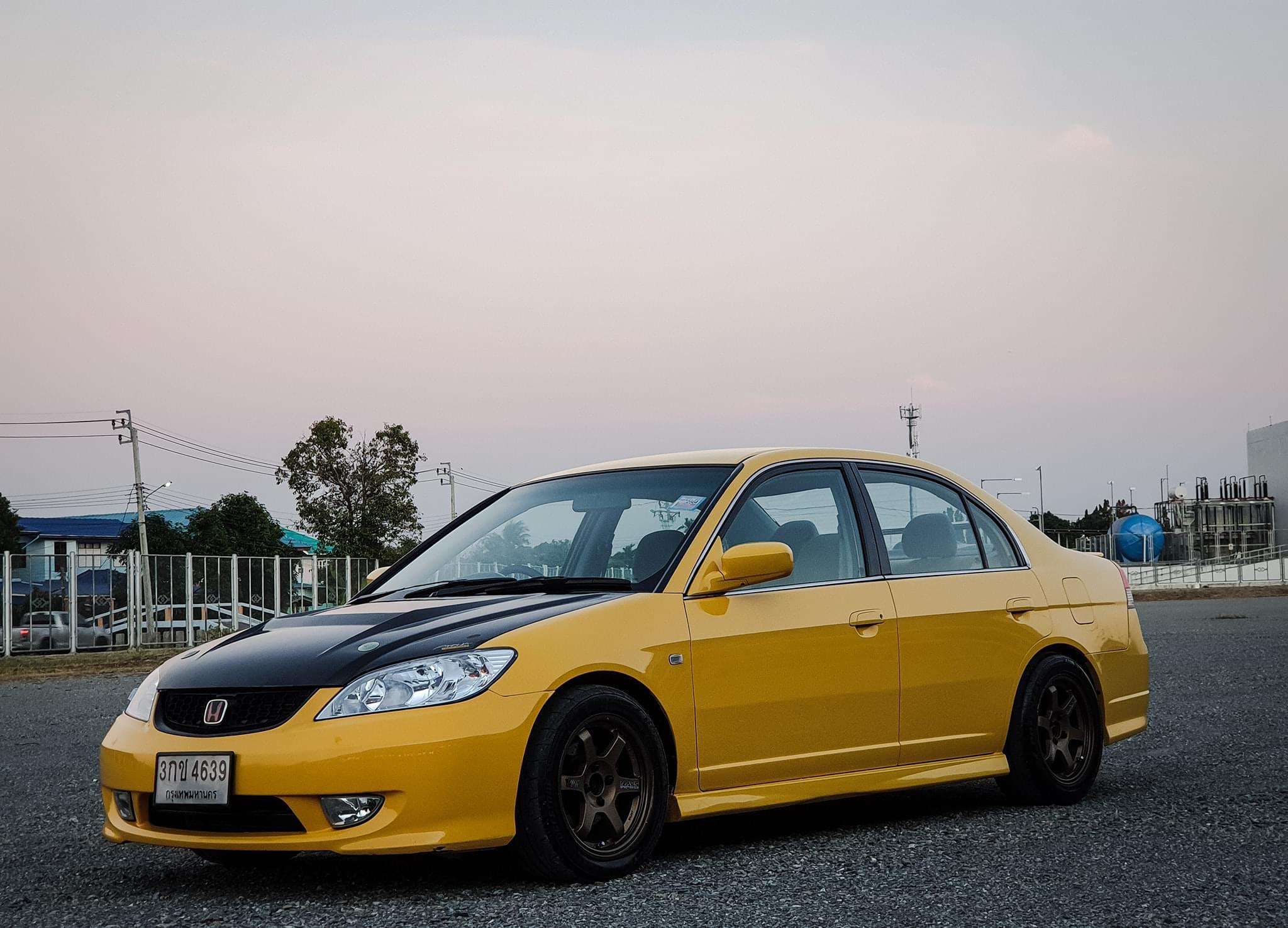 Honda Civic ES (Dimension) โฉม ตาเหยี่ยว ปี 2005 สีเหลือง (รูปที่ 6)