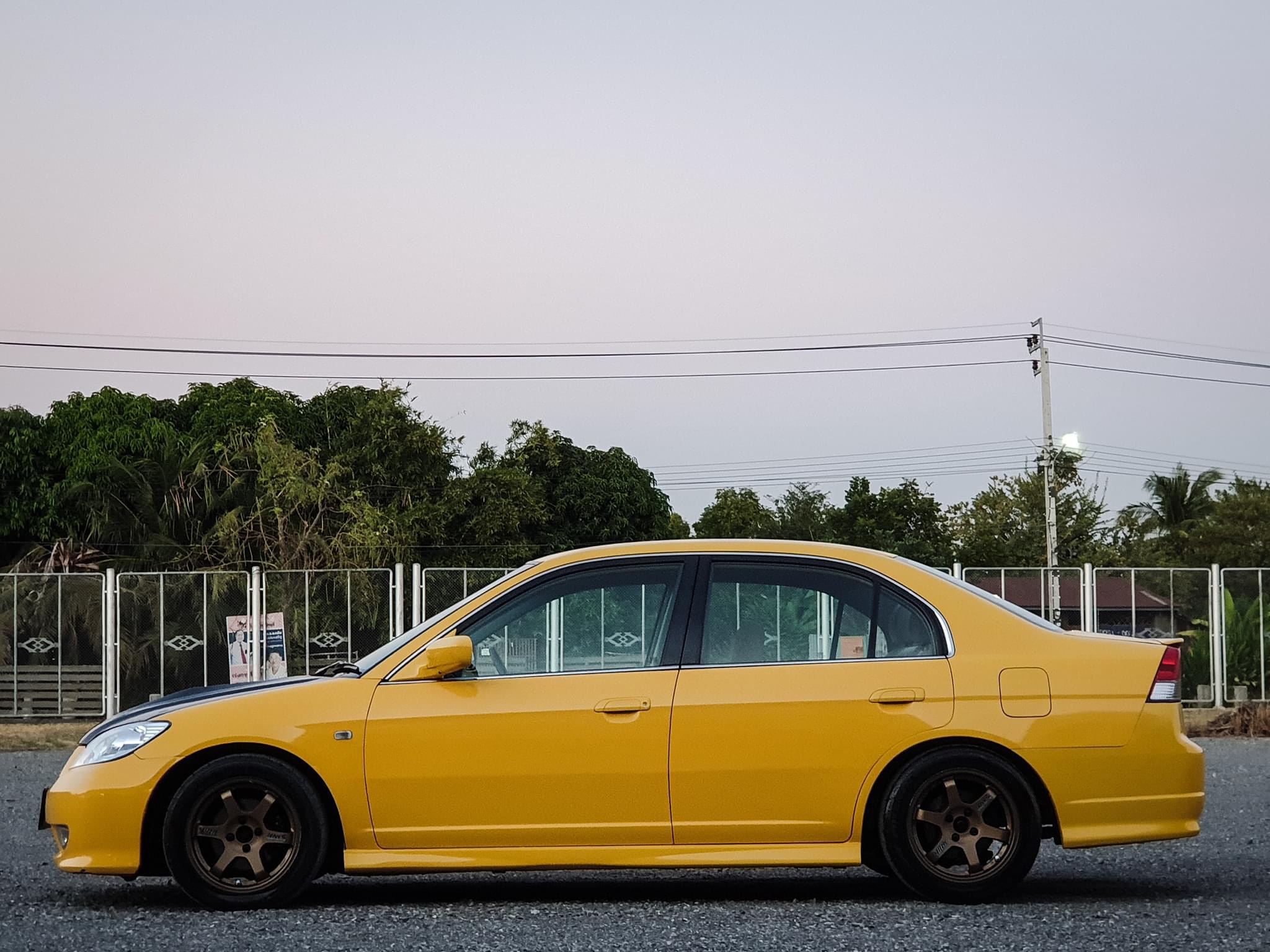 Honda Civic ES (Dimension) โฉม ตาเหยี่ยว ปี 2005 สีเหลือง (รูปที่ 5)