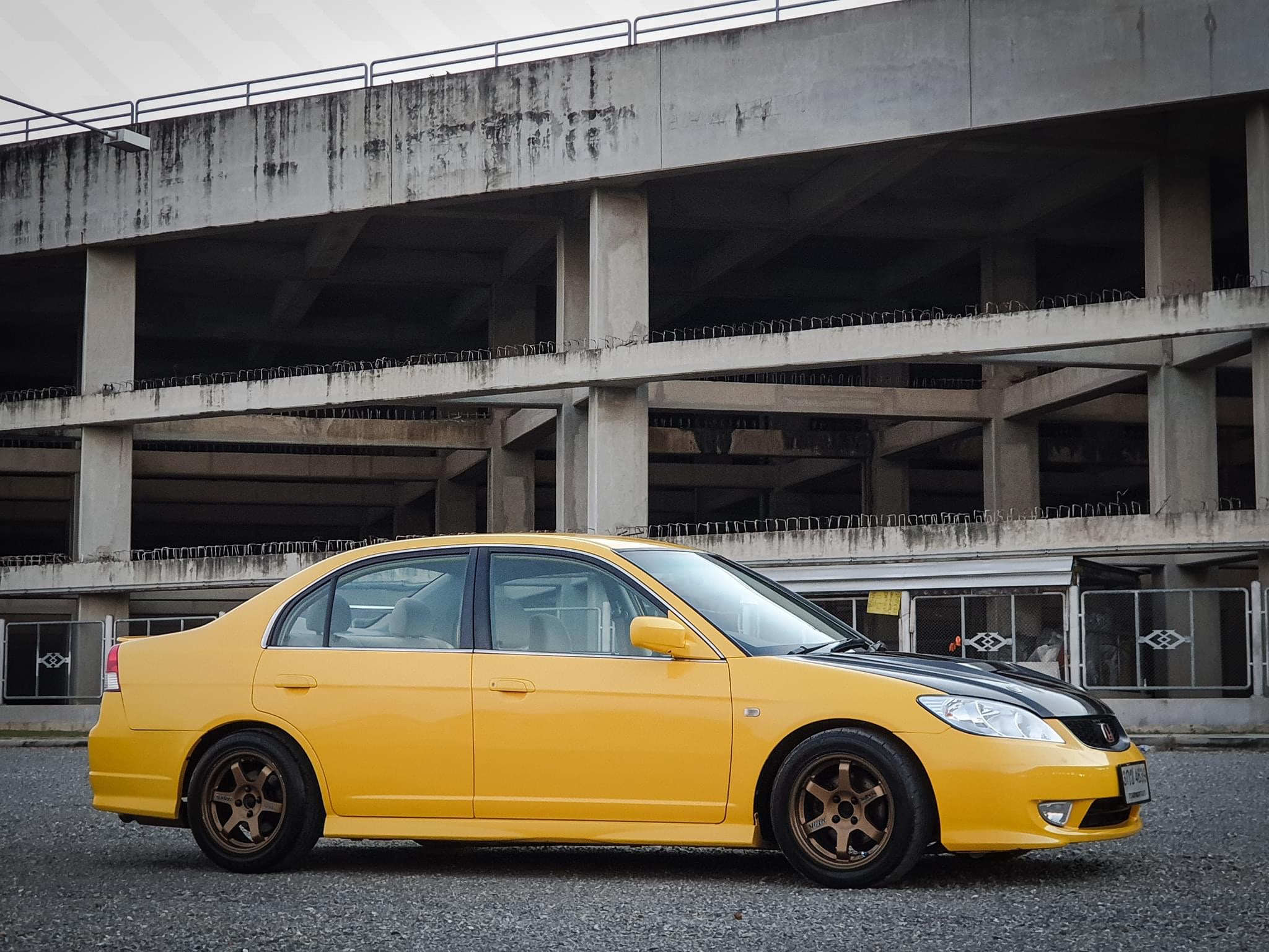 Honda Civic ES (Dimension) โฉม ตาเหยี่ยว ปี 2005 สีเหลือง (รูปที่ 10)