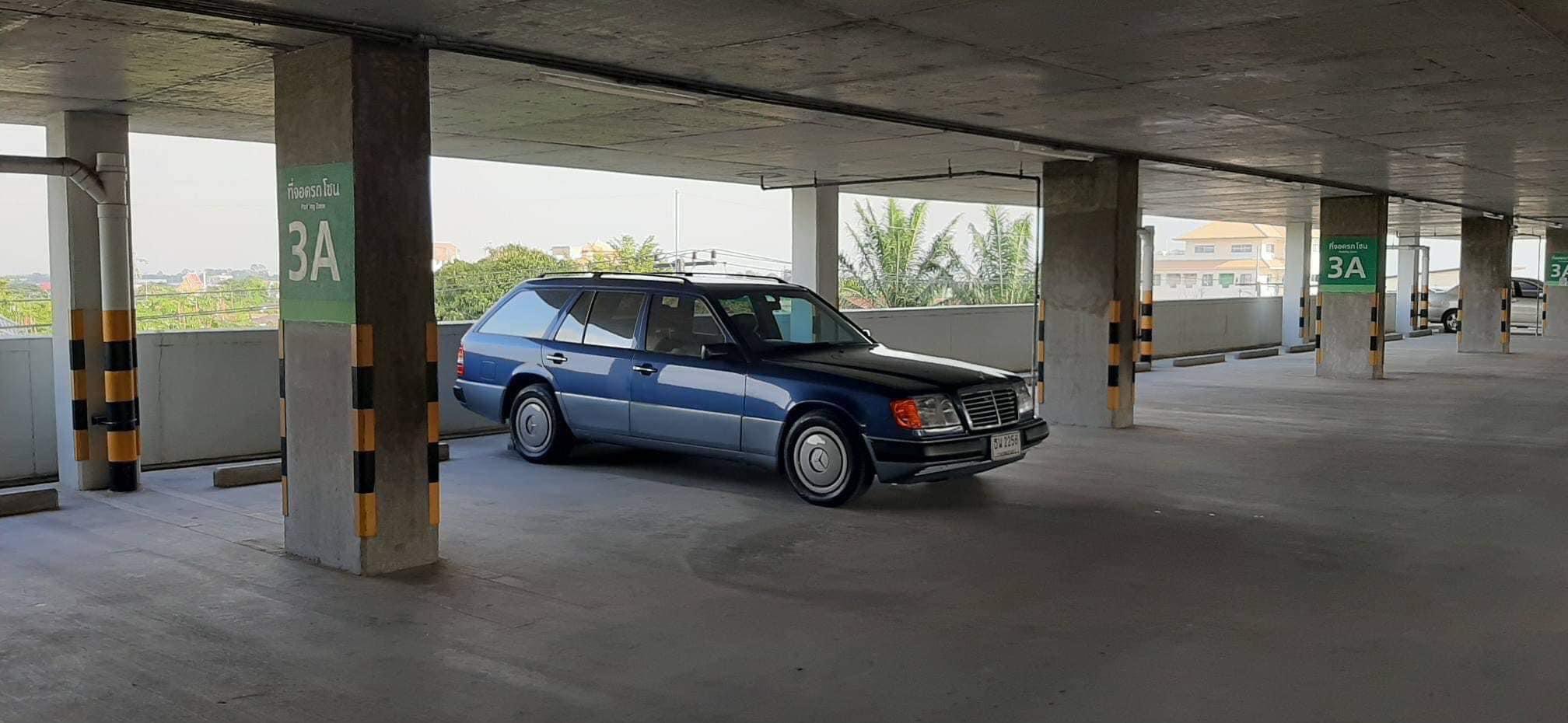 Benz van ปี 1992 w124 230te
