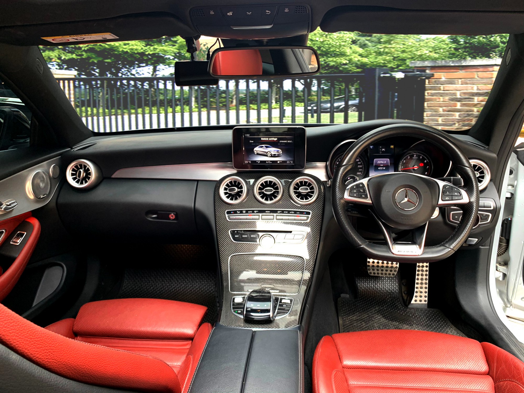 Mercedes Benz C250 Coupe AMG 2017 ไมล์ 42,xxx km หลังคาแก้ว Panoramic Glass Roof (รูปที่ 3)