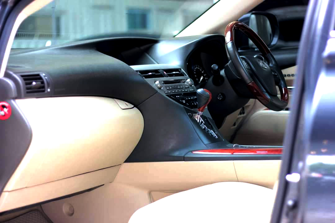 2010 LEXUS RX350 ตัว TOP หลังคาแก้ว ขับทางไกลประหยัดกว่า RX270 จริงไหม?เมื่ออ่านจบแล้วจะพบคำตอบ ? (รูปที่ 6)