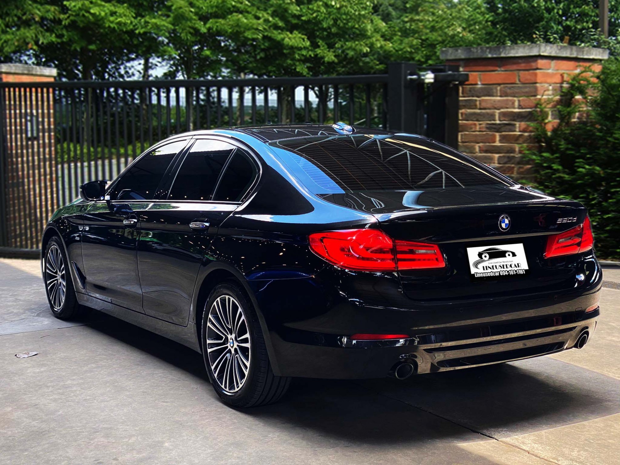 2017 BMW 520D SPORT LINE G30 รถสวย ไมล์น้อย สภาพน้องๆป้ายแดง (รูปที่ 8)