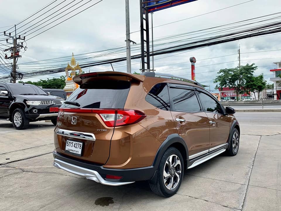 Honda BR-V ปี 2016 สีน้ำตาล (รูปที่ 4)