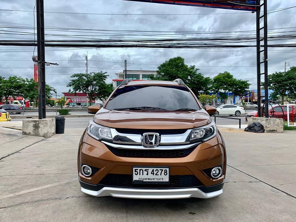Honda BR-V ปี 2016 สีน้ำตาล (รูปที่ 2)
