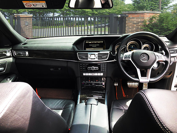 2014 BENZ E300 Bluetec AMG หลังคาแก้ว ดีเซล แรงจัด ประหยัดน้ำมันสุด 20 กม./ลิตร รถออกศูนย์เบนซ์ Warranty Batt Hybrid ยังเหลือ (รูปที่ 5)
