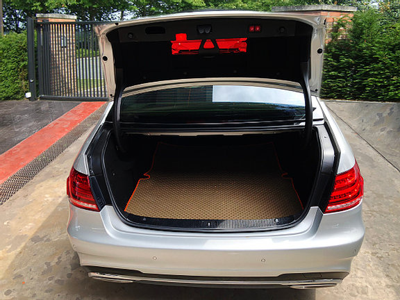 2014 BENZ E300 Bluetec AMG หลังคาแก้ว ดีเซล แรงจัด ประหยัดน้ำมันสุด 20 กม./ลิตร รถออกศูนย์เบนซ์ Warranty Batt Hybrid ยังเหลือ (รูปที่ 7)