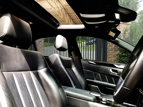 2014 BENZ E300 Bluetec AMG หลังคาแก้ว ดีเซล แรงจัด ประหยัดน้ำมันสุด 20 กม./ลิตร รถออกศูนย์เบนซ์ Warranty Batt Hybrid ยังเหลือ (รูปที่ 4)