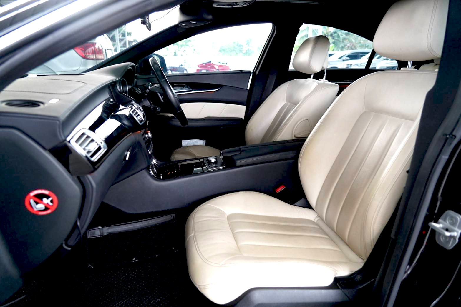 2011 BENZ CLS250 CDI W204 แรงม้า ซีดานทรงสปอร์ตสุดหรู ขับสนุกประหยัดเกินคาด (รูปที่ 9)