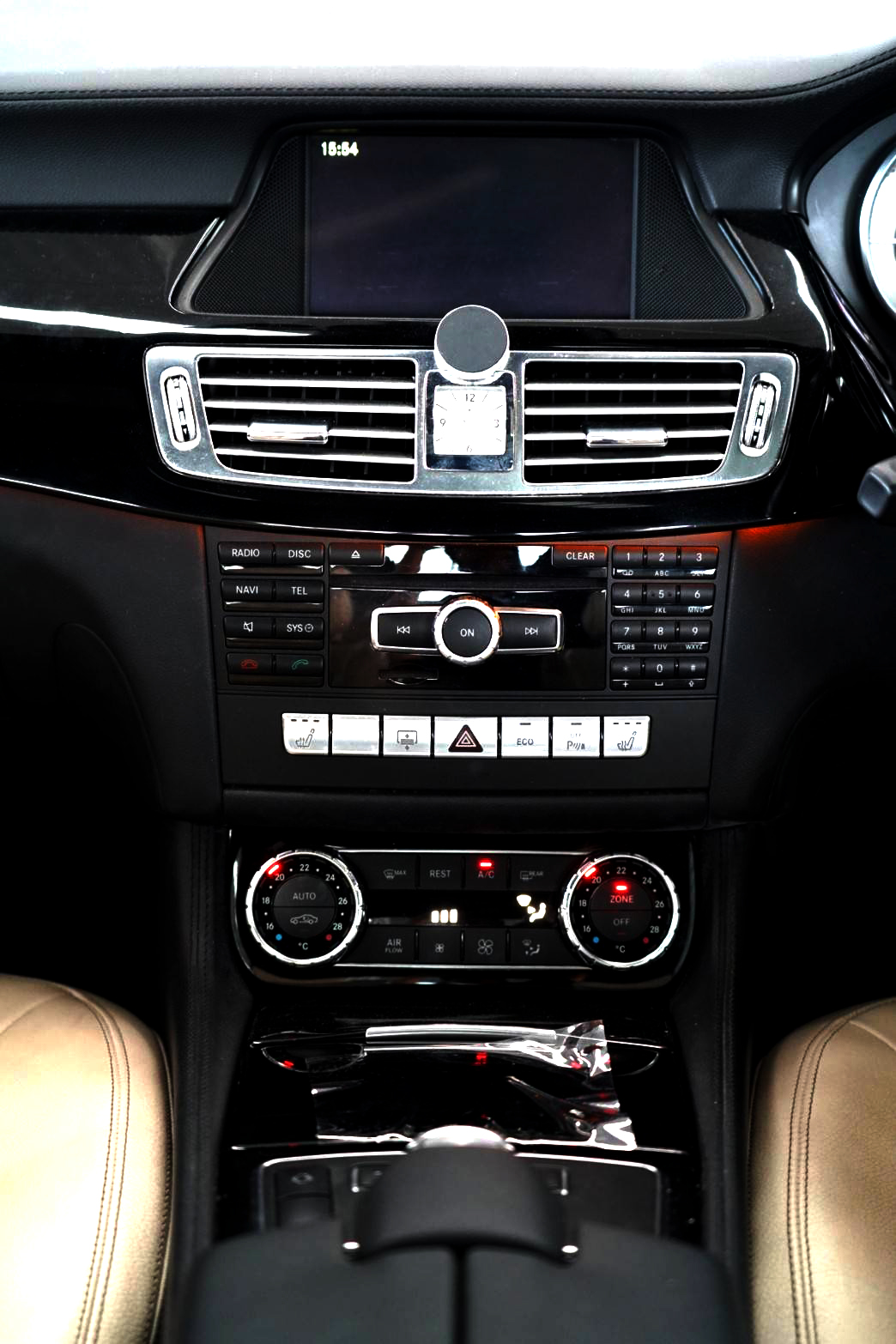 2011 BENZ CLS250 CDI W204 แรงม้า ซีดานทรงสปอร์ตสุดหรู ขับสนุกประหยัดเกินคาด (รูปที่ 6)
