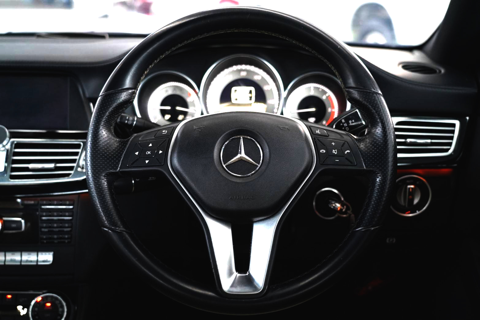 2011 BENZ CLS250 CDI W204 แรงม้า ซีดานทรงสปอร์ตสุดหรู ขับสนุกประหยัดเกินคาด (รูปที่ 7)