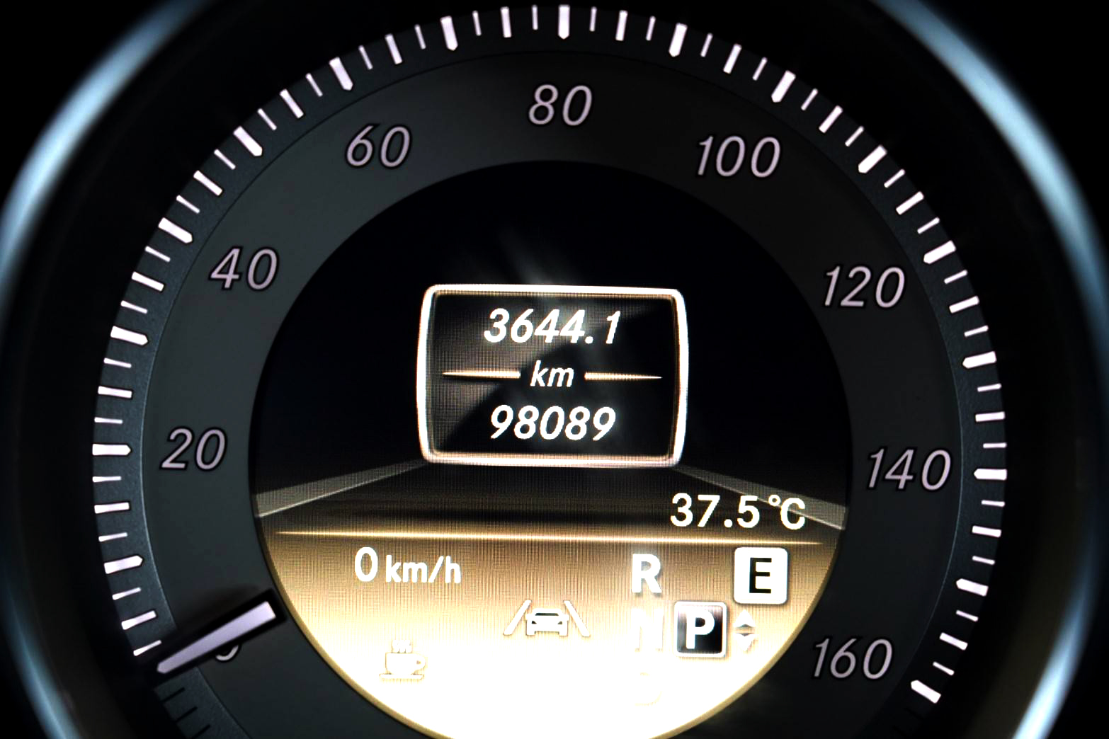 2011 BENZ CLS250 CDI W204 แรงม้า ซีดานทรงสปอร์ตสุดหรู ขับสนุกประหยัดเกินคาด (รูปที่ 8)