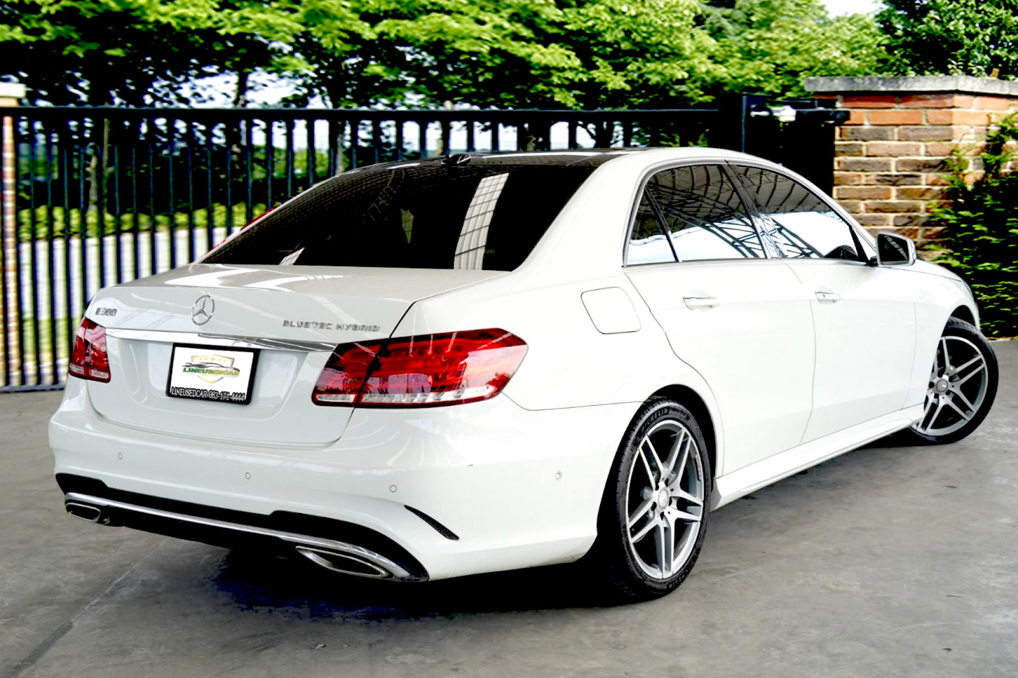 Mercedes-Benz E300 BlueTEC HYBRID AMG 2014  ตัวรถมือเดียวออกศูนย์Benz Thailand  (รูปที่ 13)