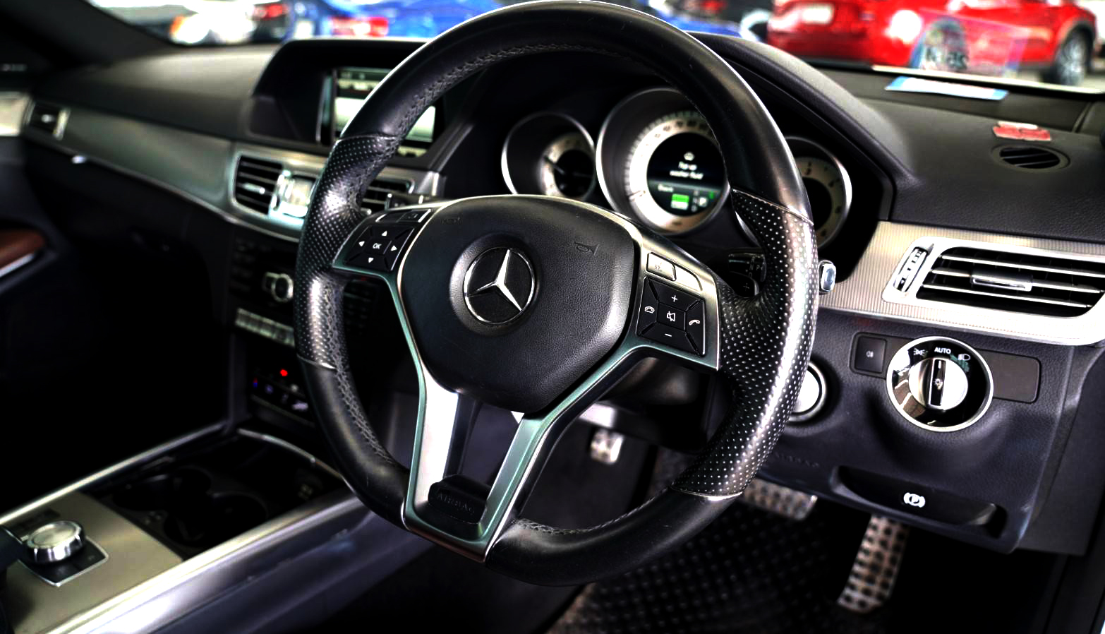 Mercedes-Benz E300 BlueTEC HYBRID AMG 2014  ตัวรถมือเดียวออกศูนย์Benz Thailand  (รูปที่ 6)