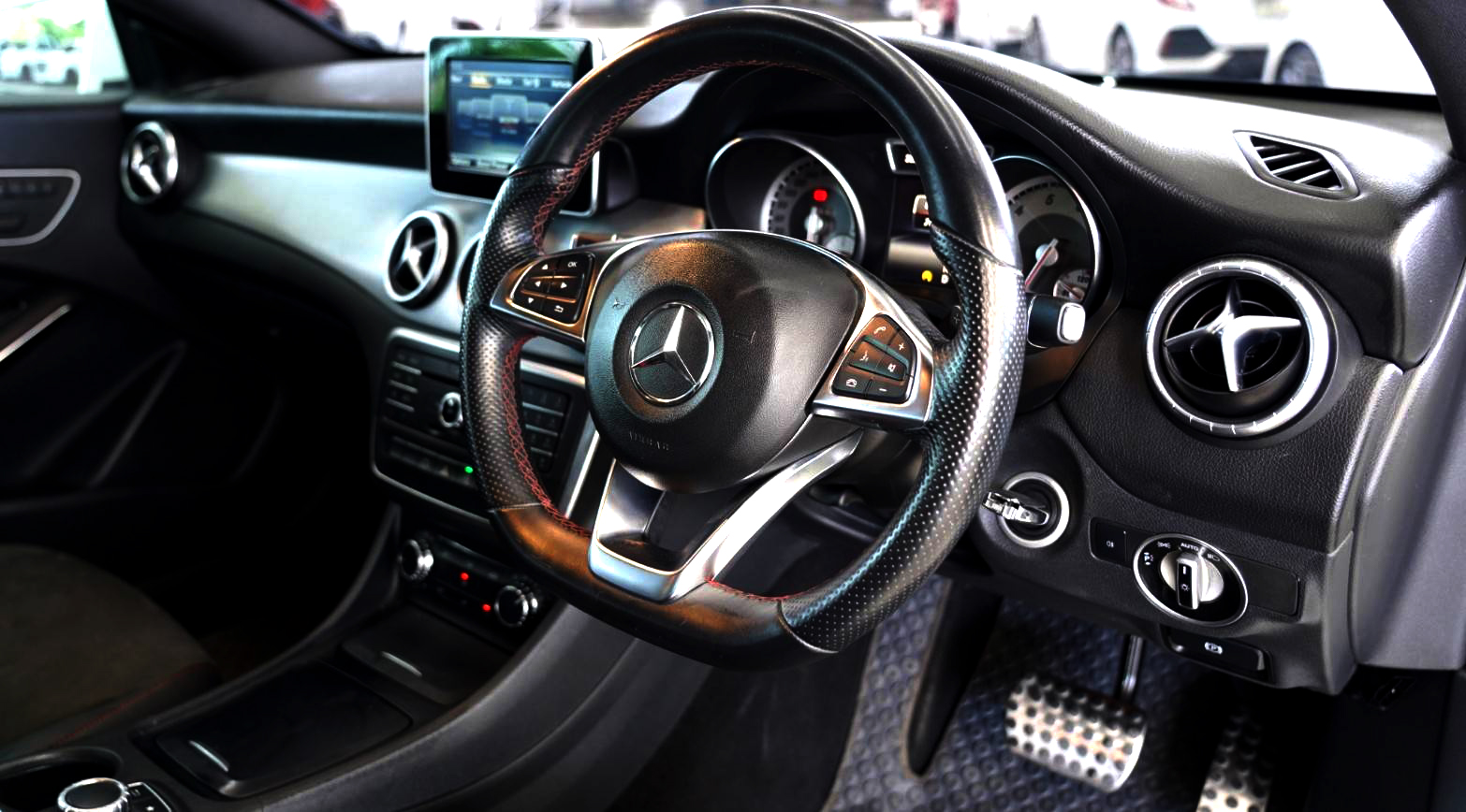 Mercedes Benz CLA250 COUPE AMG 2015 ไมล์ 77,xxx km หลังคาแก้ว Panoramic Glass Roof (รูปที่ 6)