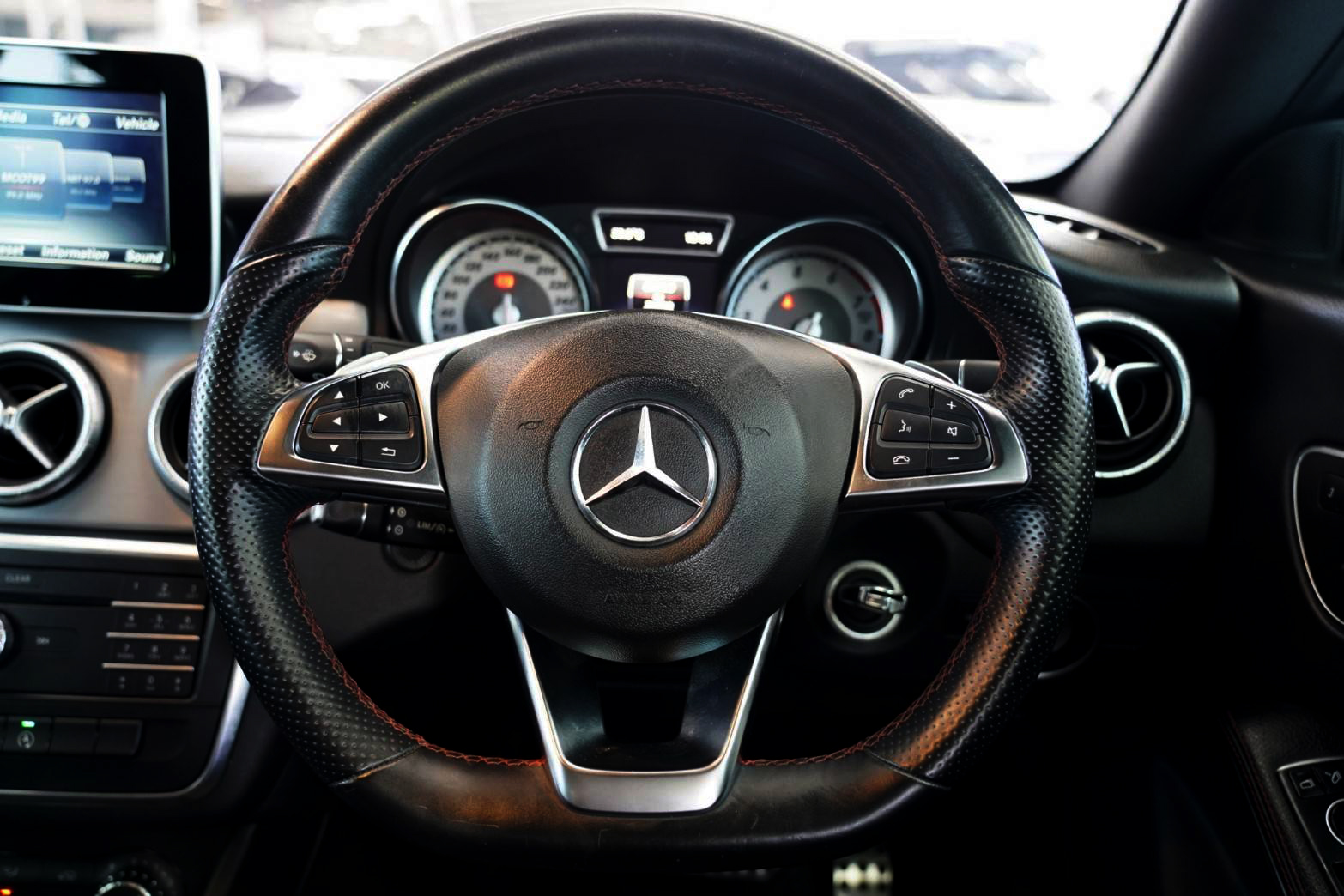 Mercedes Benz CLA250 COUPE AMG 2015 ไมล์ 77,xxx km หลังคาแก้ว Panoramic Glass Roof