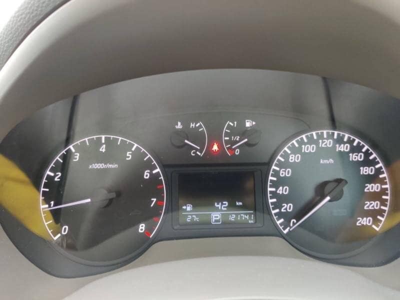 Nissan Sylphy ปี 2012 สีดำ (รูปที่ 8)