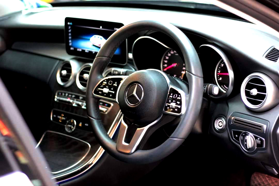 Mercedes Benz C300e 2019 ไมล์น้อย รถศูนย์ Benz thailand (รูปที่ 4)