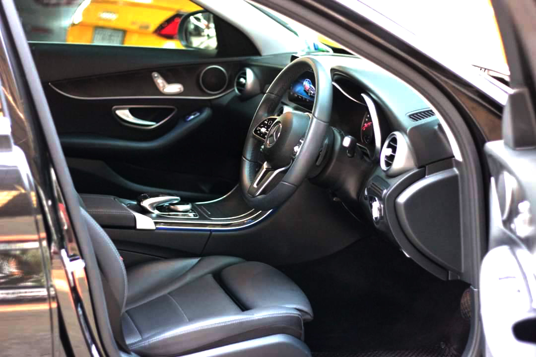Mercedes Benz C300e 2019 ไมล์น้อย รถศูนย์ Benz thailand (รูปที่ 3)