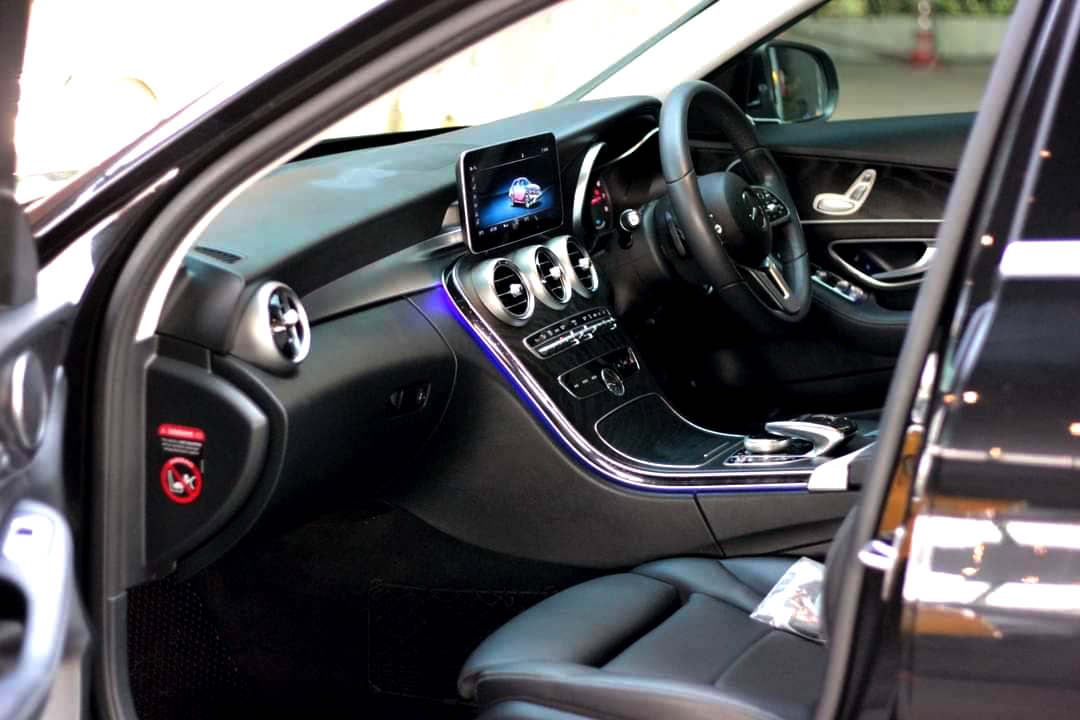 Mercedes Benz C300e 2019 ไมล์น้อย รถศูนย์ Benz thailand (รูปที่ 5)