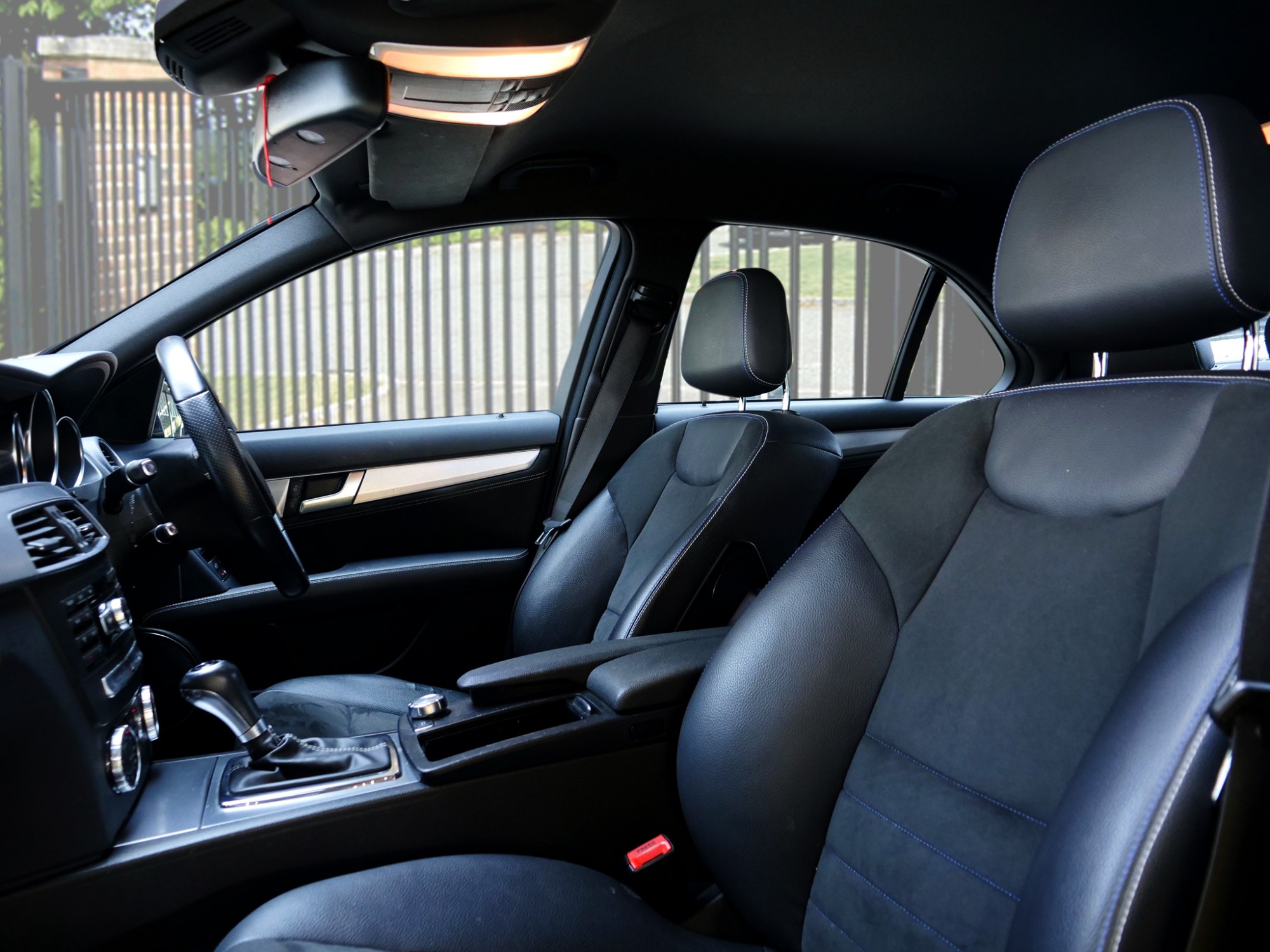 BENZ C200 CGi 2014 Edition C เป็นรุ่นล่าสุดของ W204 ก่อนเปลี่ยนโฉม รถออกศูนย์ BENZ (รูปที่ 6)